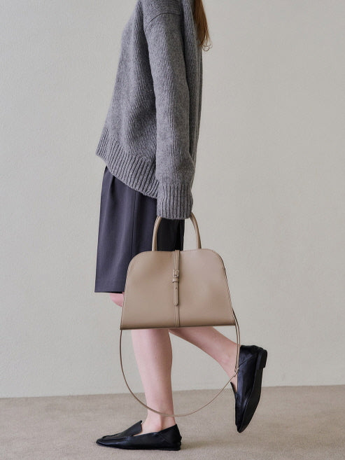 ブラン ミディアム バッグ (エトープ)