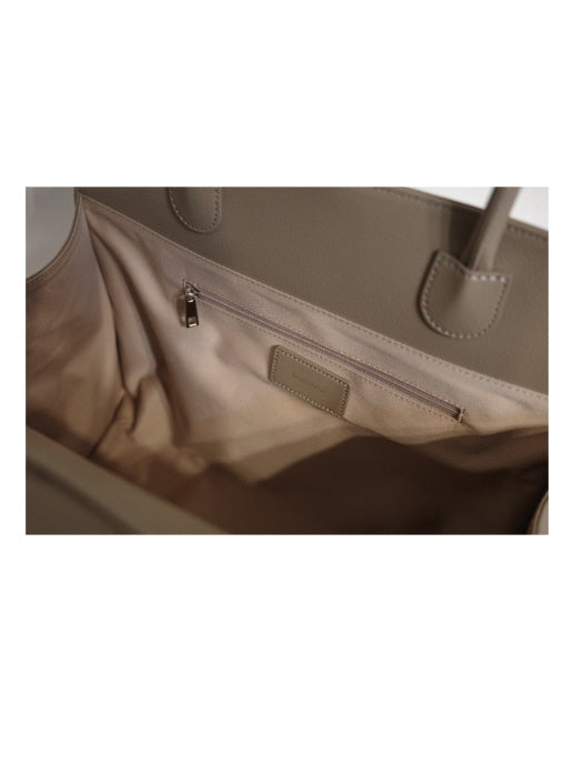 ブラン ミディアム バッグ (エトープ)