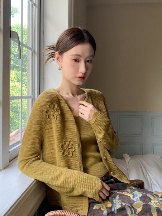 フラワー刺繍ニットカーディガン＆キャミソールセット(2color)