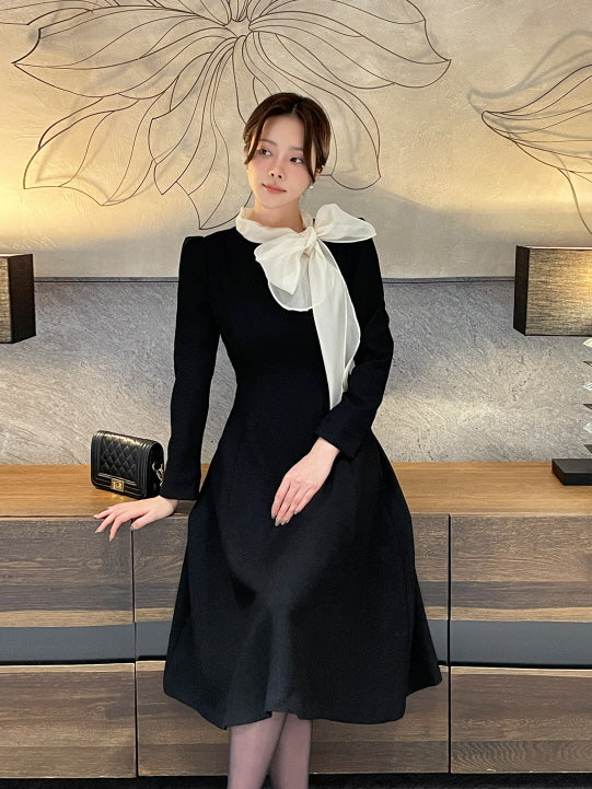 ブラックタイネック配色フレアドレス