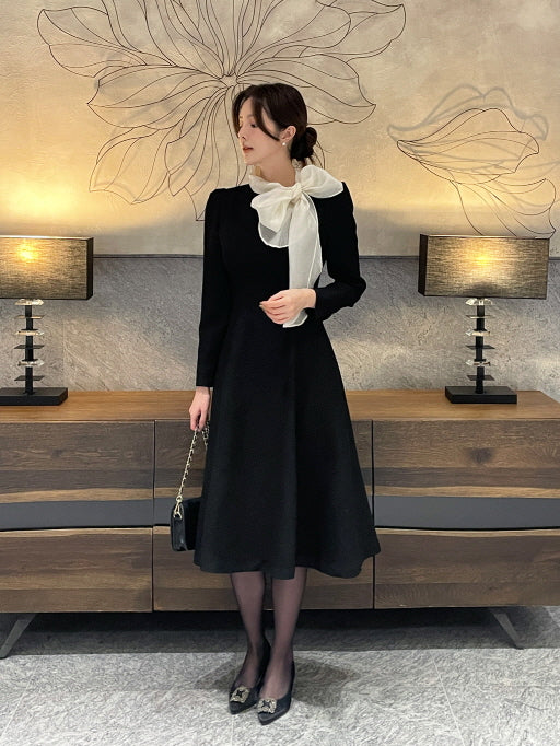 ブラックタイネック配色フレアドレス