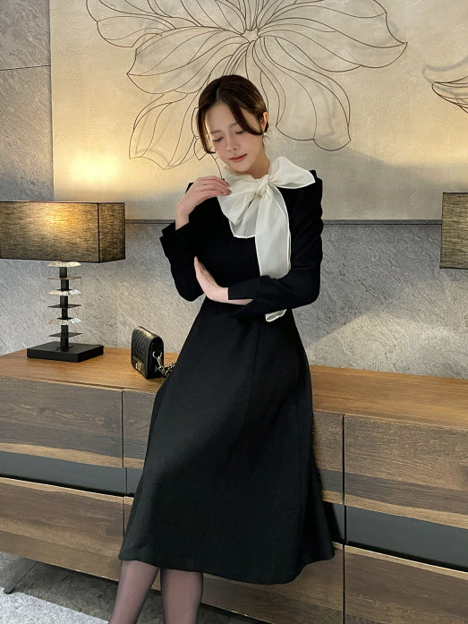 ブラックタイネック配色フレアドレス