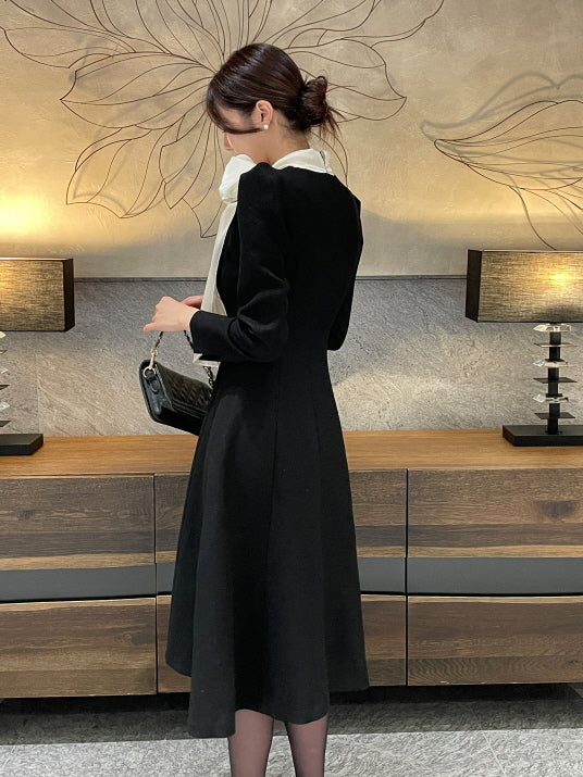 ブラックタイネック配色フレアドレス