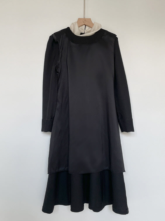 ブラックタイネック配色フレアドレス