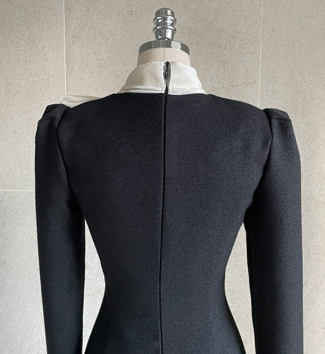 ブラックタイネック配色フレアドレス